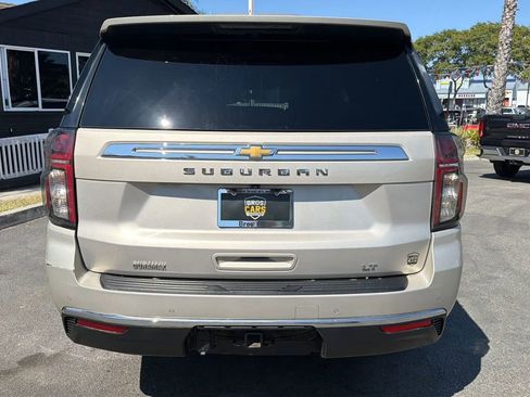 Used 2021 Chevrolet Suburban LT w/ Luxury Package AWD/4WD image 7