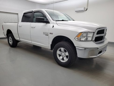 Used 2020 RAM 1500 Classic SLT image 11