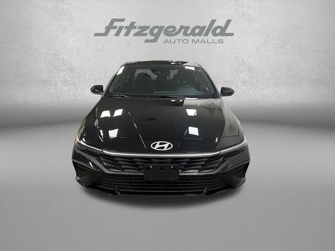 Used 2025 Hyundai Elantra SEL FWD image 9