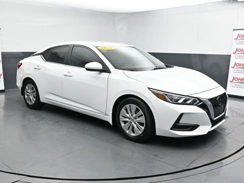 Used 2021 Nissan Sentra S image 2