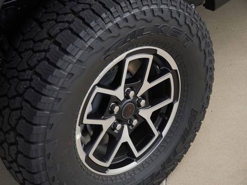 New 2025 Jeep Gladiator Rubicon w/ Convenience Group image 9