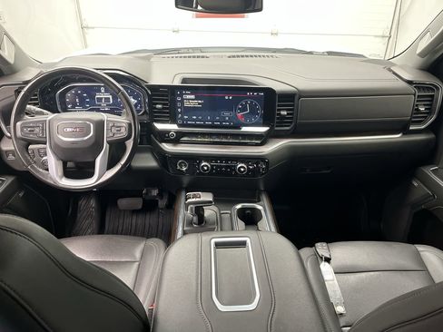 Certified 2022 GMC Sierra 1500 SLT image 4