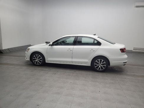 Used 2018 Volkswagen Jetta SE FWD image 3