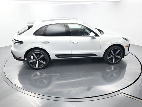Certified 2025 Porsche Macan AWD/4WD image 41