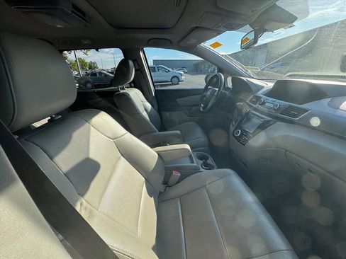 Used 2016 Honda Odyssey EX-L image 3