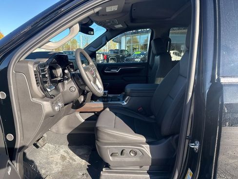 New 2026 GMC Sierra 1500 SLT image 9