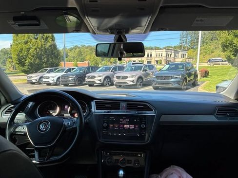Used 2019 Volkswagen Tiguan SE w/ Panoramic Sunroof Package AWD/4WD image 10