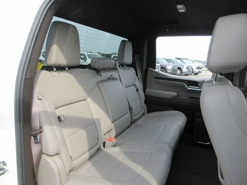 Used 2022 GMC Sierra 1500 SLT w/ SLT Premium Package AWD/4WD image 24