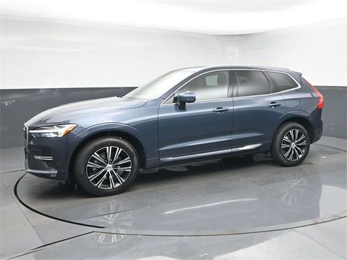 Used 2022 Volvo XC60 B5 Inscription w/ Climate Package image 4