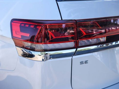 New 2026 Volkswagen Atlas SE image 9