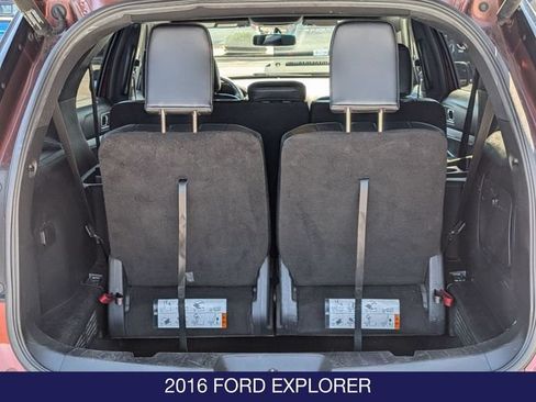 Used 2016 Ford Explorer XLT w/ Equipment Group 202A AWD/4WD image 10
