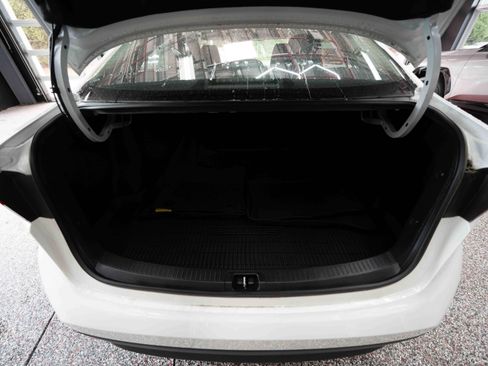 Used 2024 Toyota Corolla LE image 27