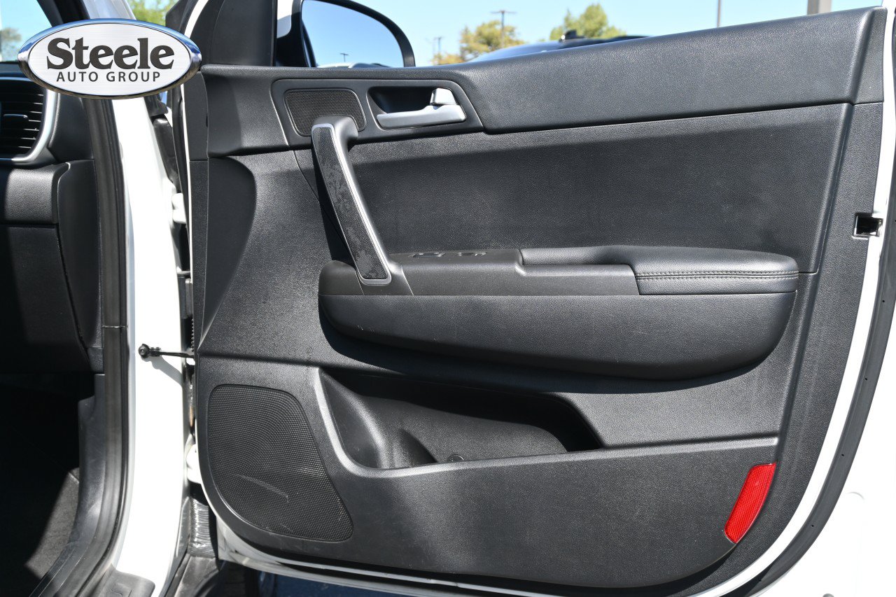 Used 2022 Kia Sportage LX FWD image 25