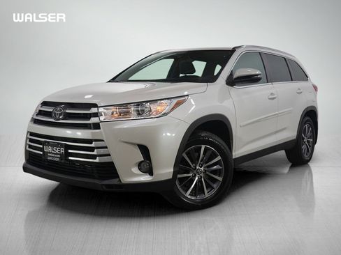 Used 2019 Toyota Highlander XLE image 1