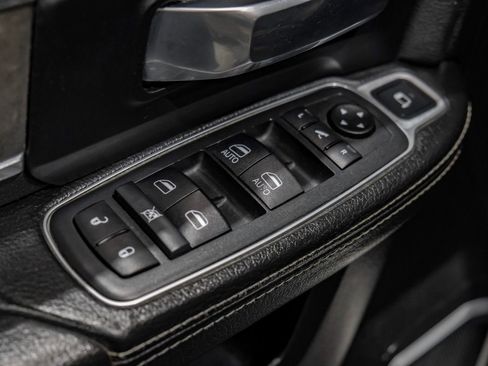 Used 2020 RAM 3500 Laramie w/ Night Edition image 43