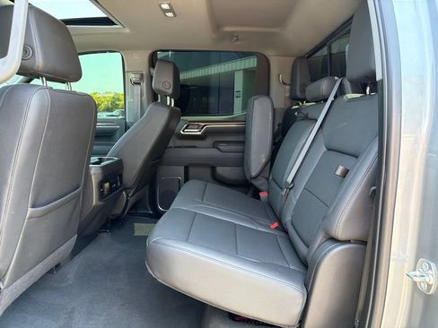 Used 2025 Chevrolet Silverado 1500 LT Trail Boss w/ Convenience Package II AWD/4WD image 35