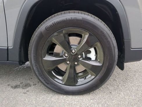 New 2023 Jeep Cherokee Altitude Lux image 12