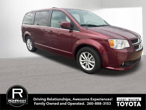 Used 2019 Dodge Grand Caravan SXT FWD image 3