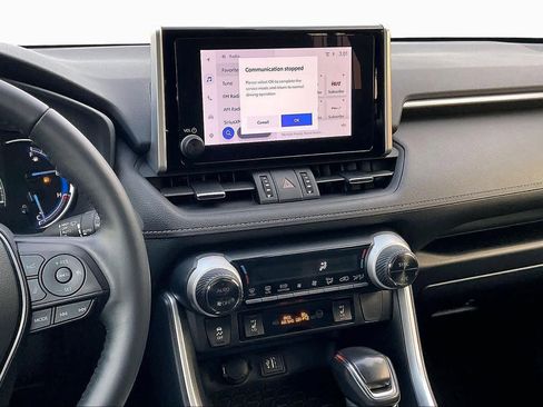 Used 2023 Toyota RAV4 XLE Premium image 6