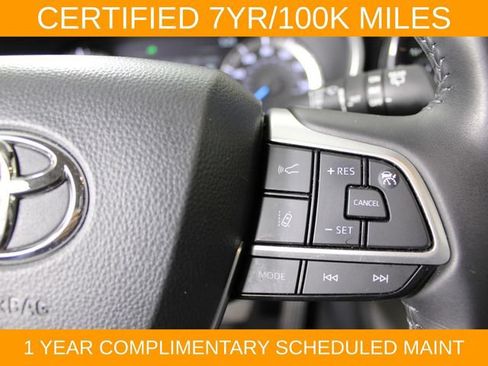 Used 2024 Toyota Highlander XLE AWD/4WD image 22