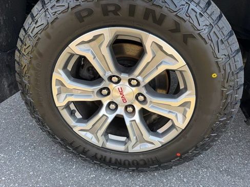 Used 2020 GMC Sierra 1500 SLE w/ SLE Value Package AWD/4WD image 30