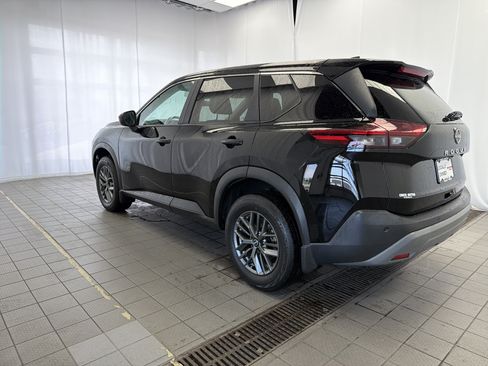 Used 2023 Nissan Rogue S FWD image 6