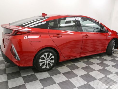 Used 2020 Toyota Prius Prime XLE image 10