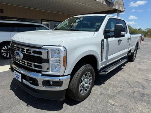 Used 2025 Ford F250 XLT AWD/4WD image 2