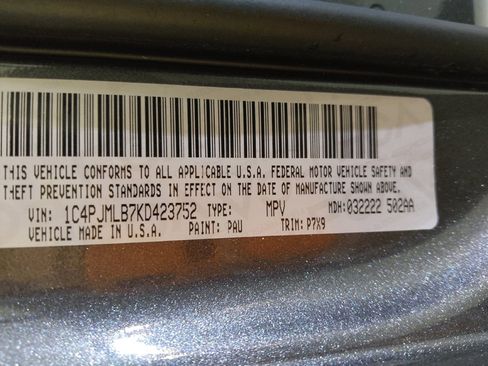 Used 2019 Jeep Cherokee Latitude Plus w/ Comfort/Convenience Group image 33