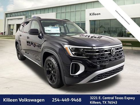 New 2026 Volkswagen Atlas Peak Edition image 1