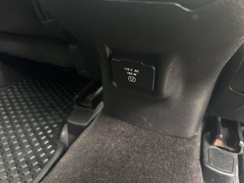 Used 2015 Jeep Cherokee Trailhawk w/ Leather Interior Group AWD/4WD image 16