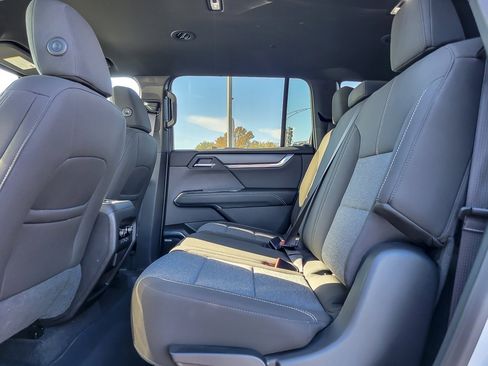 Certified 2025 GMC Acadia Elevation image 10