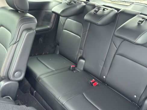 Used 2025 Nissan Pathfinder SL w/ SL Premium Package FWD image 17