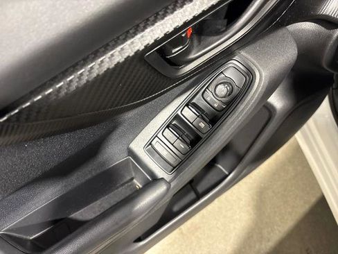 Used 2017 Subaru Impreza 2.0i Premium image 17