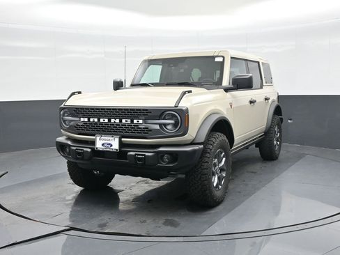 New 2025 Ford Bronco Badlands image 17