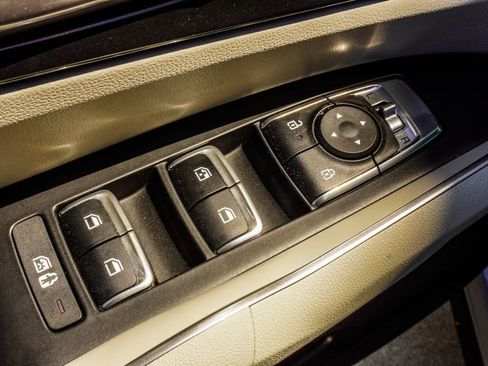 Used 2025 Kia Sorento EX w/ Panoramic Sunroof Package FWD image 34