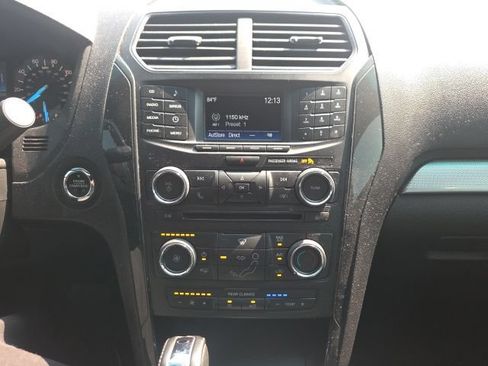 Used 2016 Ford Explorer XLT AWD/4WD image 29