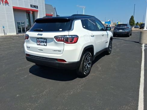 Used 2025 Jeep Compass Limited AWD/4WD image 11