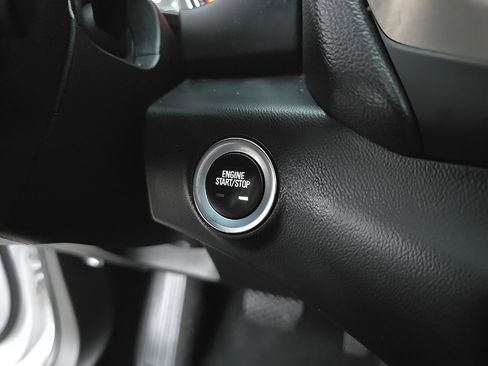 Used 2018 GMC Terrain Denali w/ Advanced Safety Package image 20