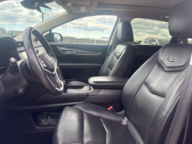 Used 2018 Cadillac XT5 Premium Luxury FWD image 3