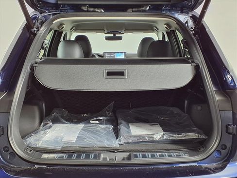 New 2025 Mitsubishi Outlander SE image 13