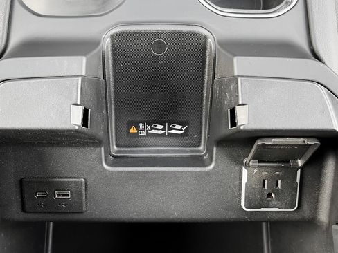 Used 2025 GMC Sierra 2500 Denali image 26