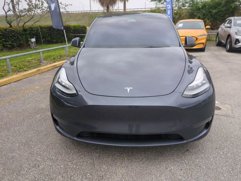 Used 2023 Tesla Model Y Long Range image 3