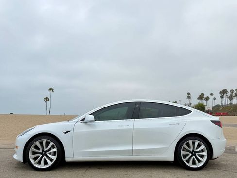 Used 2020 Tesla Model 3 Long Range AWD/4WD image 2