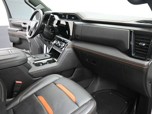 Used 2025 GMC Sierra 2500 AT4 AWD/4WD image 25