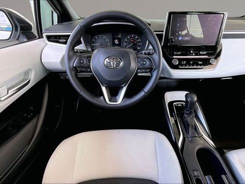 Used 2025 Toyota Corolla SE FWD image 8