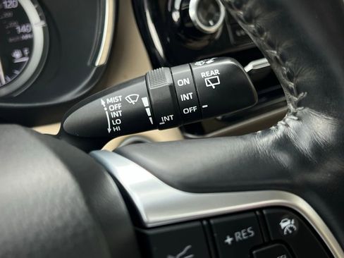 Used 2020 Toyota Highlander Limited image 45