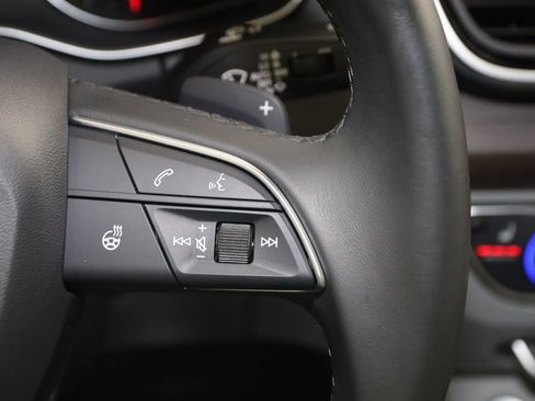 Used 2024 Audi Q5 2.0T Premium w/ Convenience Package image 36