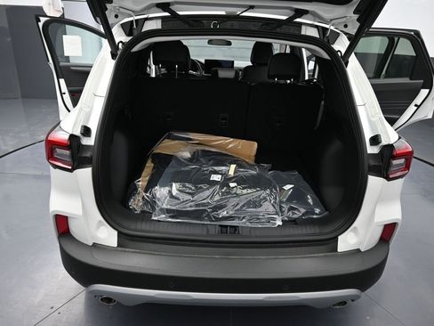 New 2025 Ford Escape SE image 17