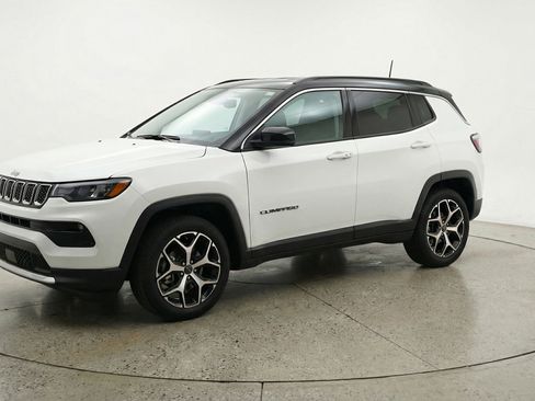 Used 2025 Jeep Compass Limited image 3